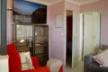 private-ferienwohnung-mit-meerblick-wohnzimmer-richtung-schlafzimmer-laubergine-bellevue