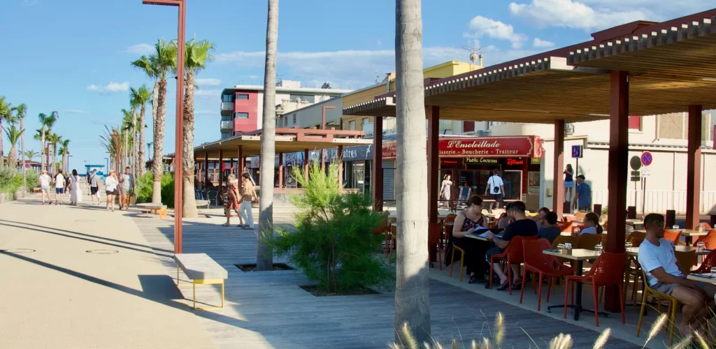 Restaurants und Cafés im Zentrum von Narbonne-Plage – fußläufig von der Ferienwohnung L’Aubergine Bellevue